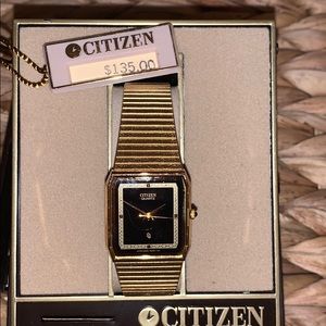 “CITIZEN” gold watch.